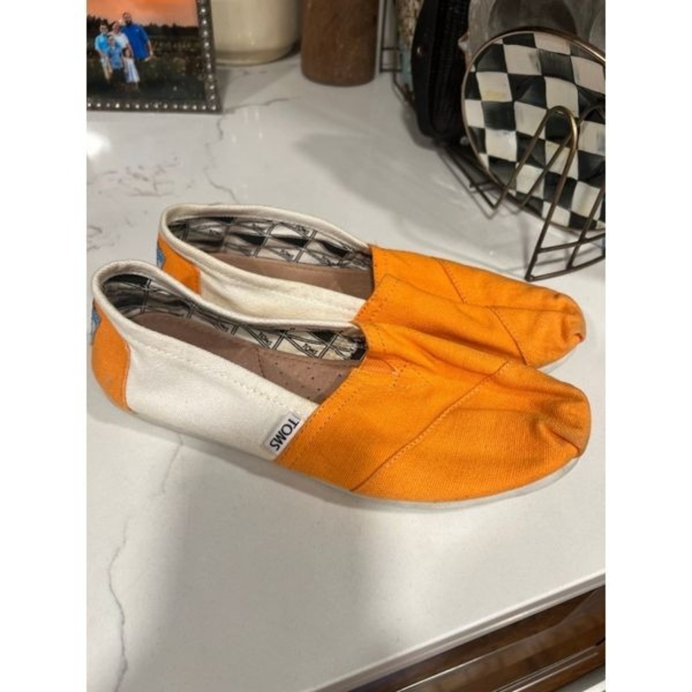 Toms woman's 7.5‎ orange Tennessee
